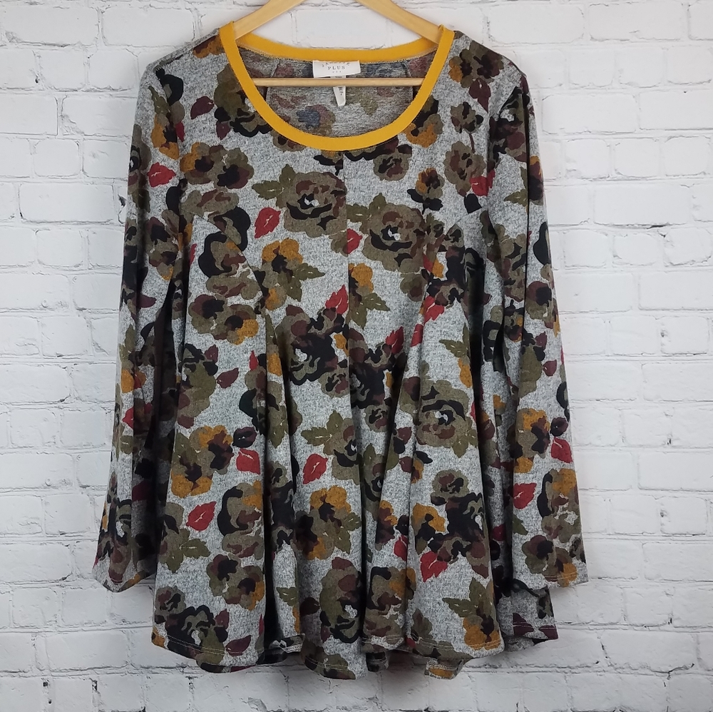 Janette Plus Long Sleeve Floral Flowy Top